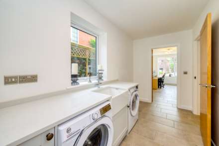 St. Andrews Road, Caversham Heights, Image 11