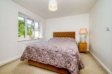 St. Andrews Road, Caversham Heights, Image 13