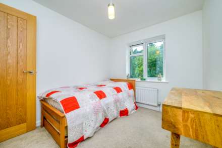 St. Andrews Road, Caversham Heights, Image 15