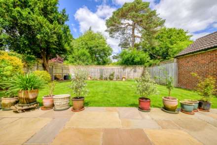 St. Andrews Road, Caversham Heights, Image 24