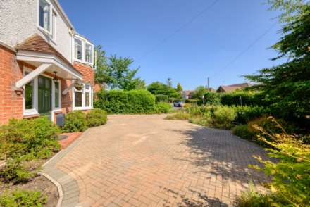 Upper Woodcote Road, Caversham Heights, Image 31