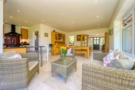 Upper Woodcote Road, Caversham Heights, Image 6
