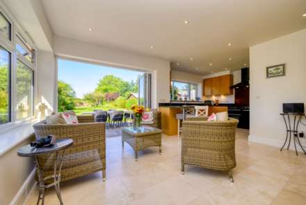 Upper Woodcote Road, Caversham Heights, Image 7