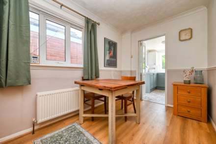 Littlestead Close, Caversham Park, Image 5