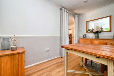 Littlestead Close, Caversham Park, Image 6