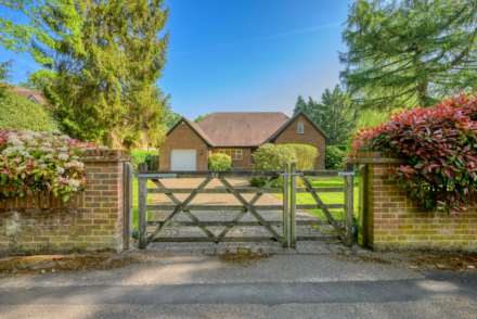 St Peter's Avenue, Caversham Heights, Image 4