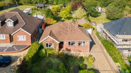 Chazey Road, Caversham Heights, Image 1