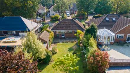 Chazey Road, Caversham Heights, Image 16