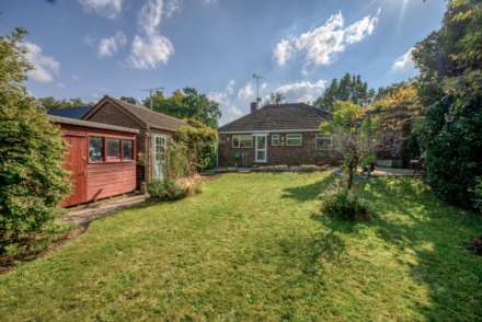 Chazey Road, Caversham Heights, Image 25