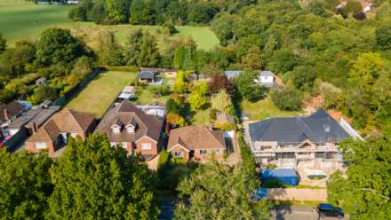 Chazey Road, Caversham Heights, Image 5