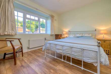 Rotherfield Way, Emmer Green, Image 8