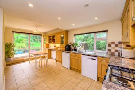 Oak tree Road, Tilehurst, Image 10