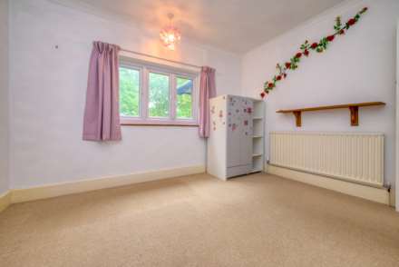 Oak tree Road, Tilehurst, Image 17