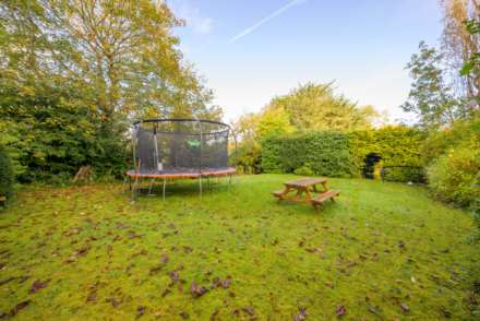 Oak tree Road, Tilehurst, Image 25