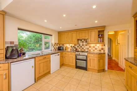 Oak tree Road, Tilehurst, Image 9