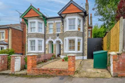 4 Bedroom Semi-Detached, Priory Avenue, Caversham
