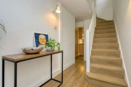 Woodberry Close, Caversham, Image 2