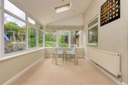 Woodberry Close, Caversham, Image 8