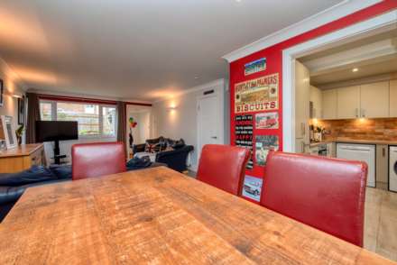 Galsworthy Drive, Caversham Park, Image 5