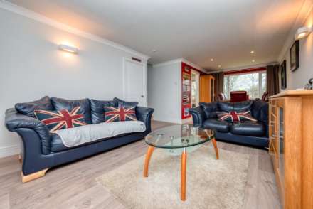 Galsworthy Drive, Caversham Park, Image 6