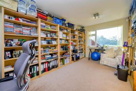 Fernbrook Road, Caversham Heights, Image 11