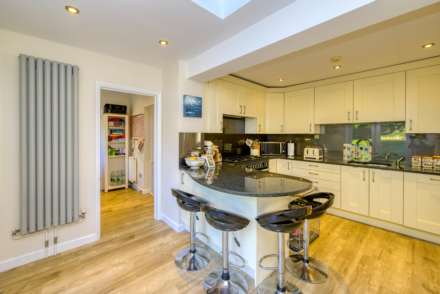Fernbrook Road, Caversham Heights, Image 12