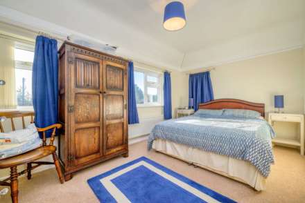 Fernbrook Road, Caversham Heights, Image 17