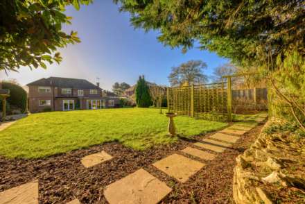 Fernbrook Road, Caversham Heights, Image 23