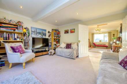 Fernbrook Road, Caversham Heights, Image 5