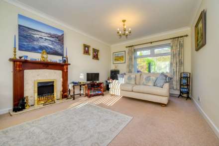 Fernbrook Road, Caversham Heights, Image 9