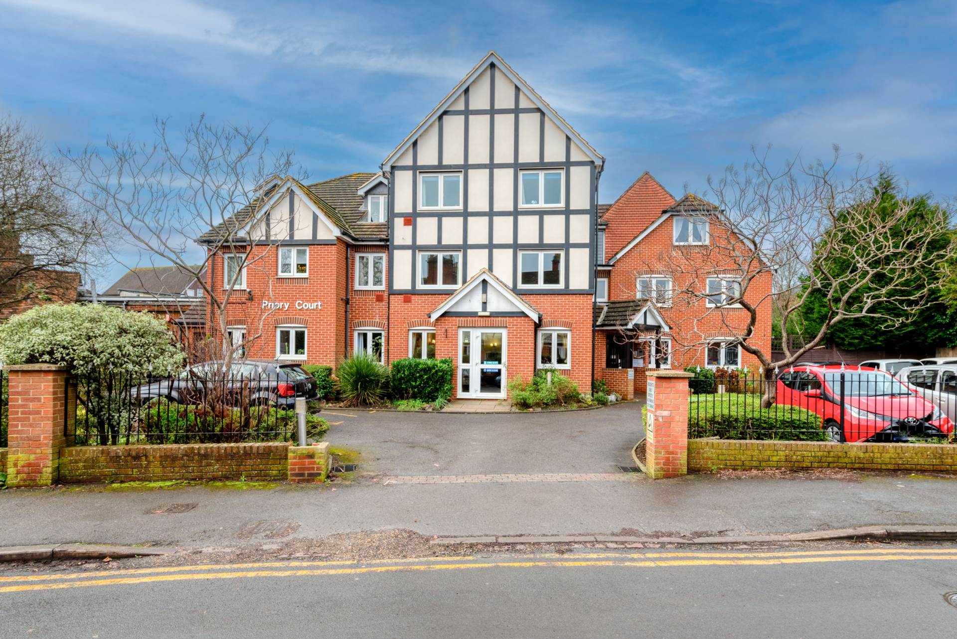 Priory Court, Caversham, Image 1