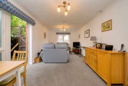 Priory Court, Caversham, Image 5