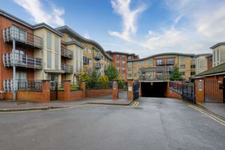 Property For Sale Quadrant Court, Reading