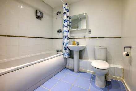 Quadrant Court, Reading, Image 10