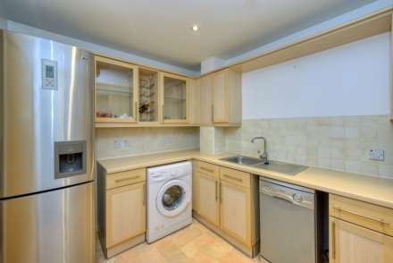 Quadrant Court, Reading, Image 8