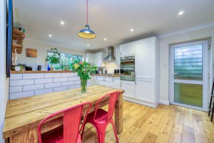 Oakley Road, Caversham Heights, Image 11
