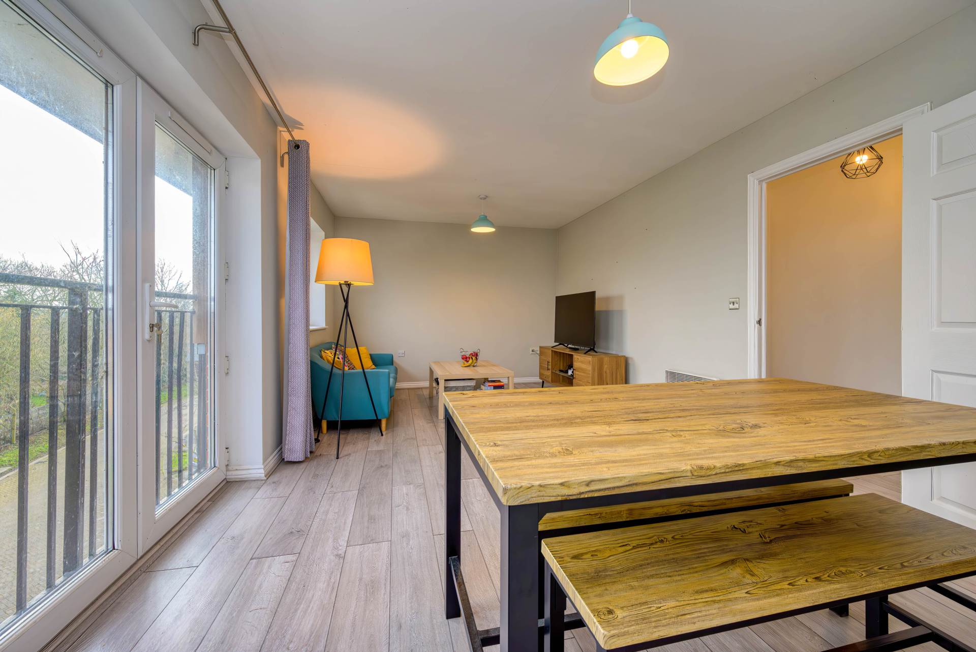Meadow Way, Caversham, Image 3