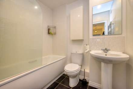 Meadow Way, Caversham, Image 11