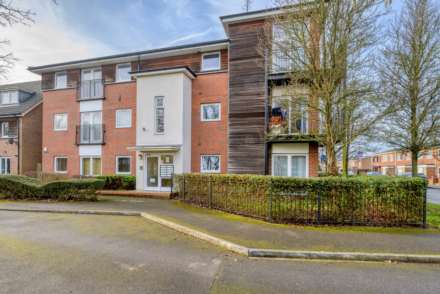 Meadow Way, Caversham, Image 13