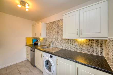 Meadow Way, Caversham, Image 6