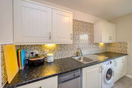 Meadow Way, Caversham, Image 7