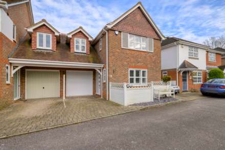 Springfield Mews, Emmer Green, Image 1