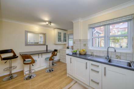 Springfield Mews, Emmer Green, Image 9