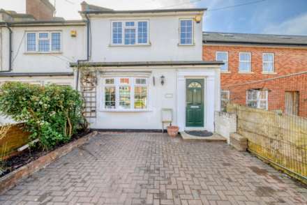 2 Bedroom End Terrace, Gosbrook Road, Caversham