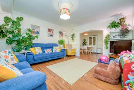 Gosbrook Road, Caversham, Image 2