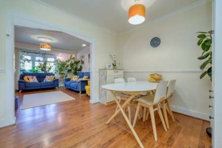 Gosbrook Road, Caversham, Image 5