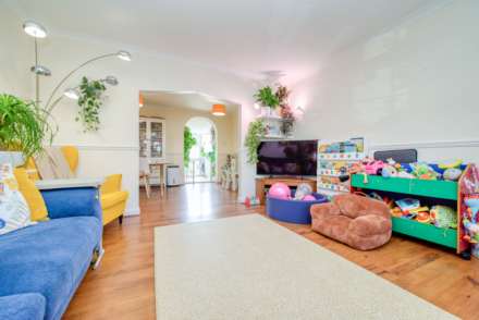 Gosbrook Road, Caversham, Image 6