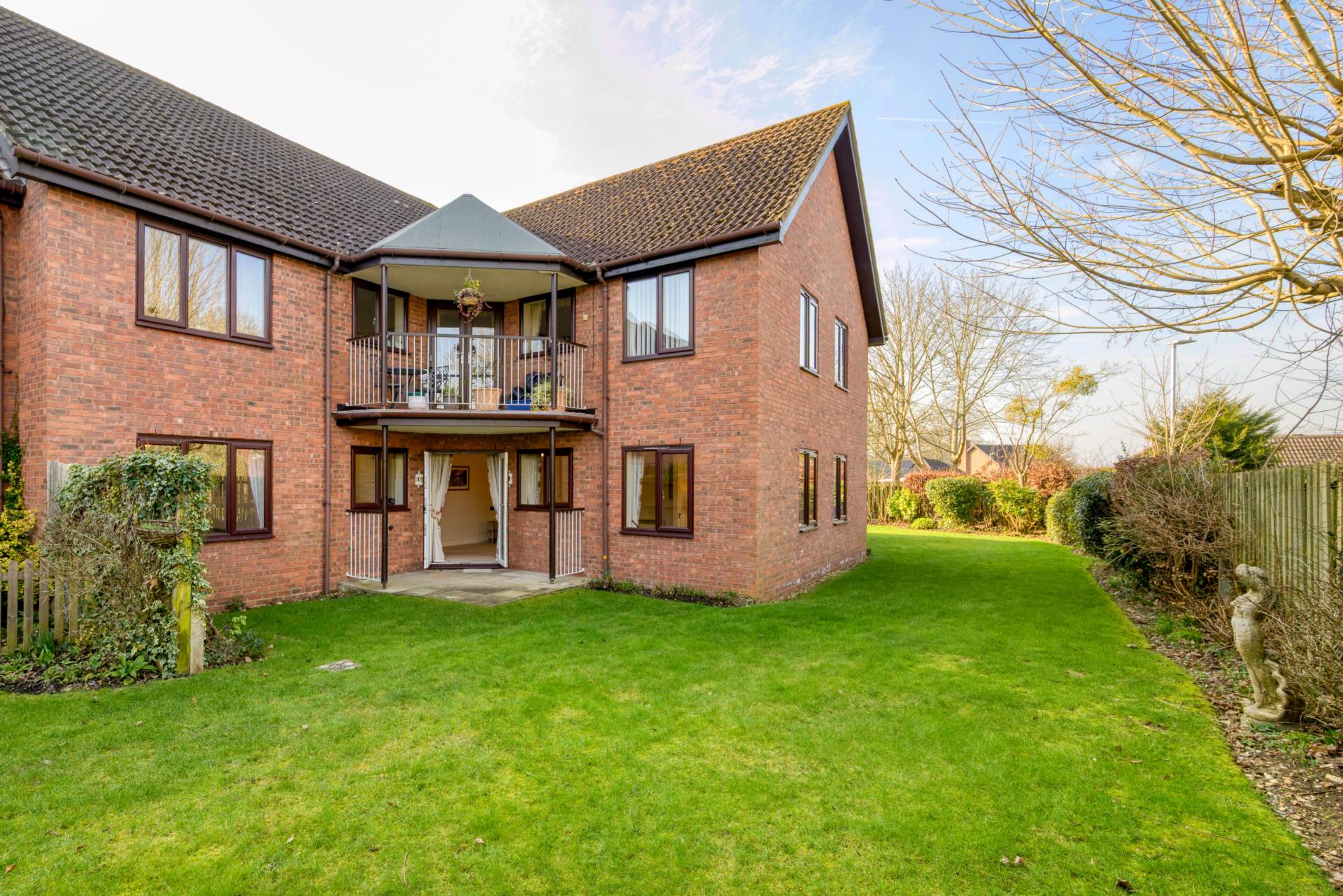 Chiltern Court, Emmer Green, Image 11