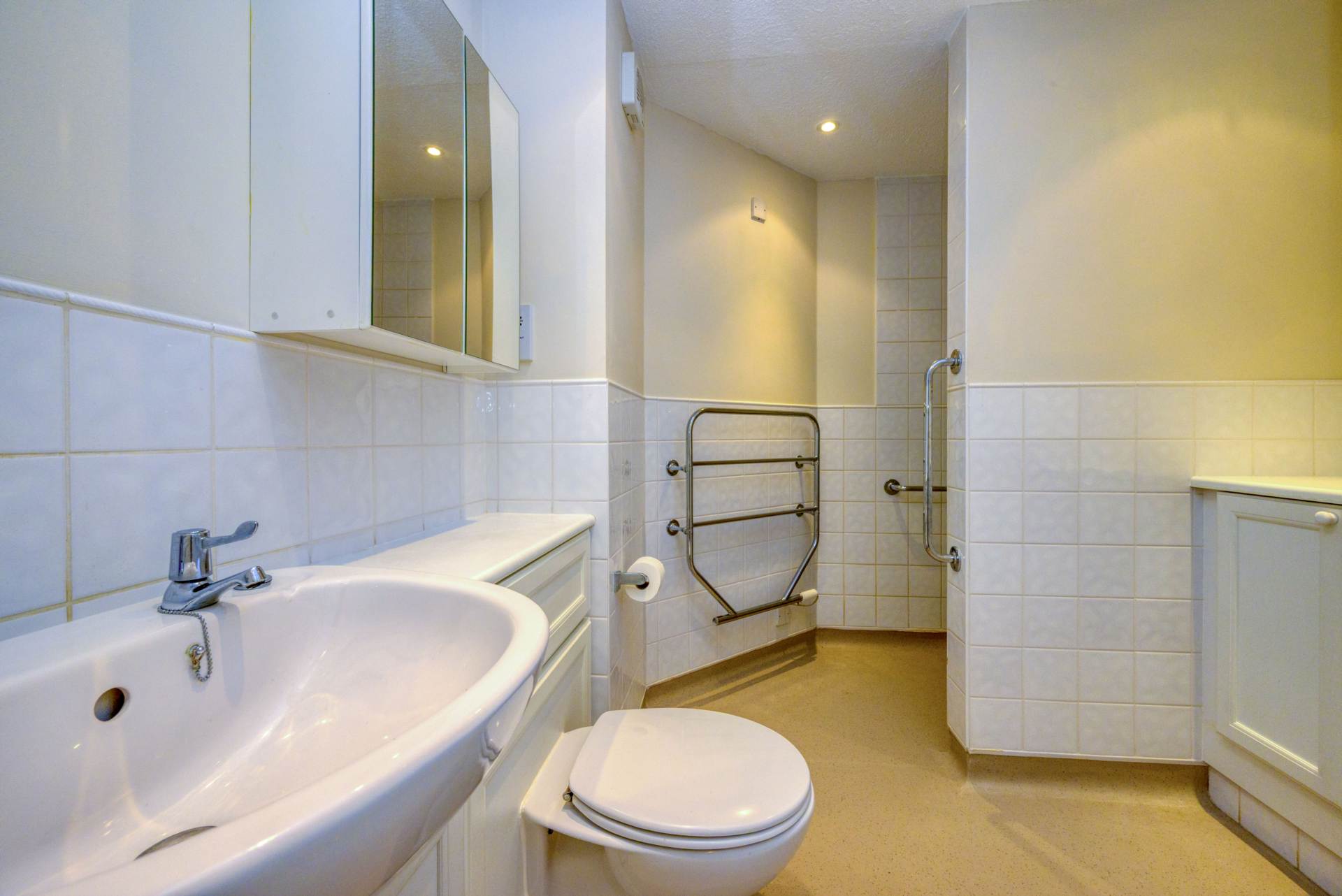 Chiltern Court, Emmer Green, Image 9