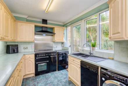 Peel Close, Caversham, Image 7